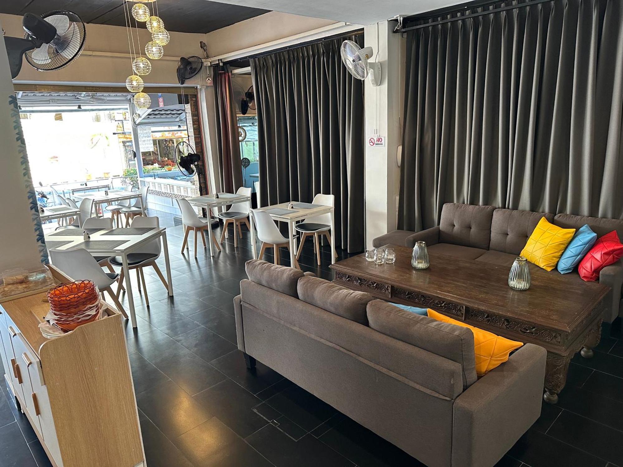 Lotus Art Guesthouse Pattaya Extérieur photo