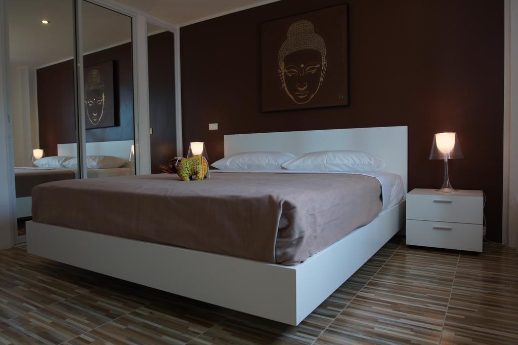 Lotus Art Guesthouse Pattaya Extérieur photo