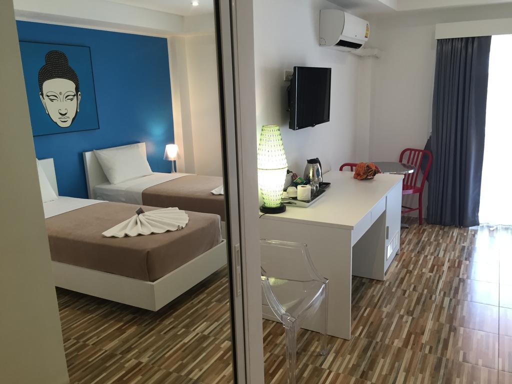 Lotus Art Guesthouse Pattaya Extérieur photo